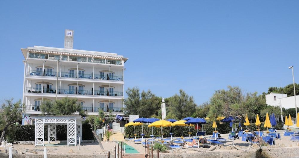 Hotel Gatto Bianco Casalabate Lecce Exterior foto