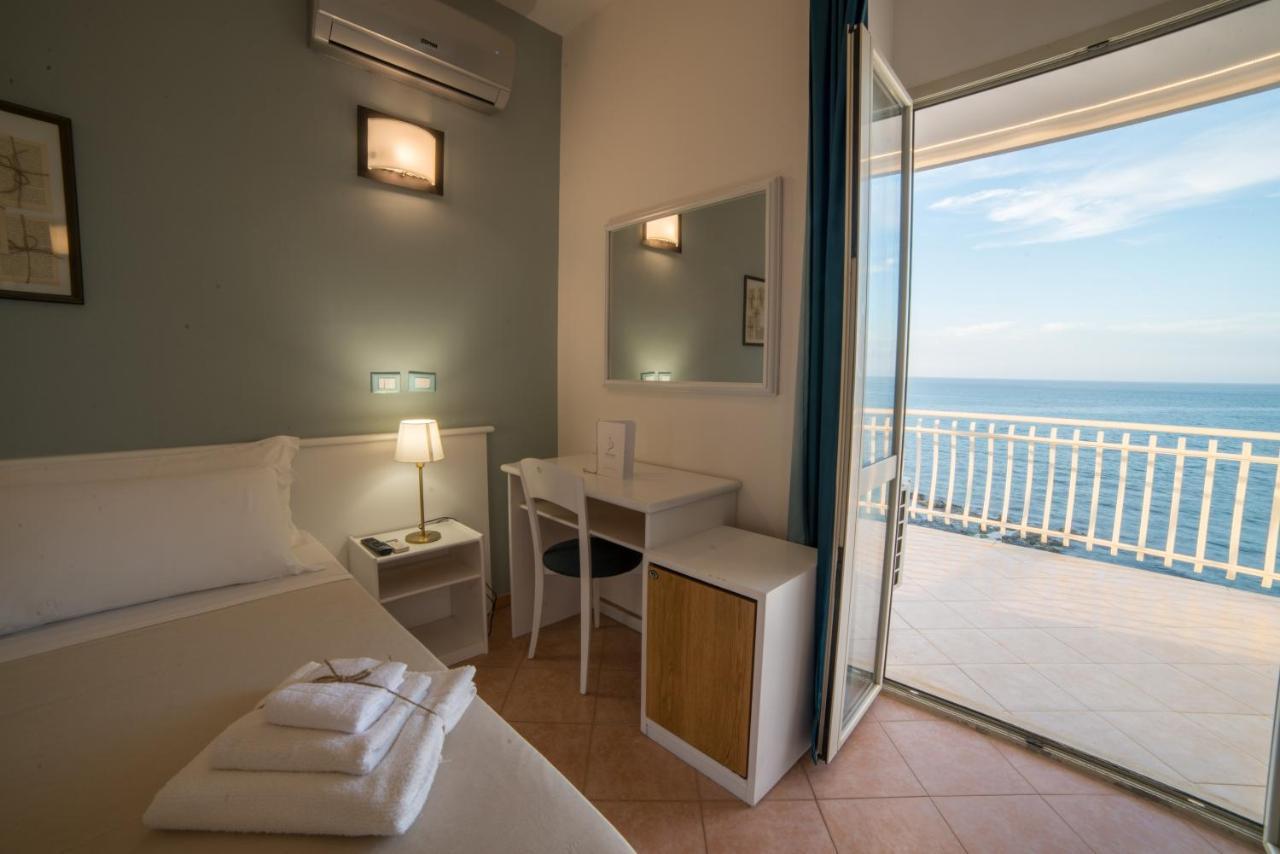 Hotel Gatto Bianco Casalabate Lecce Exterior foto